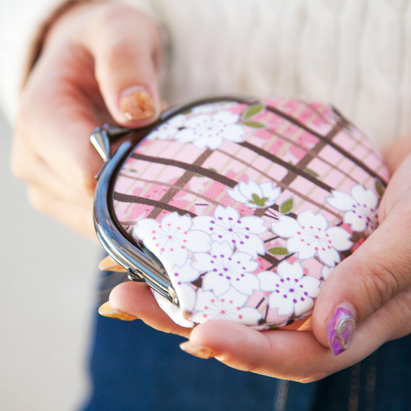 桜モチーフの商品
